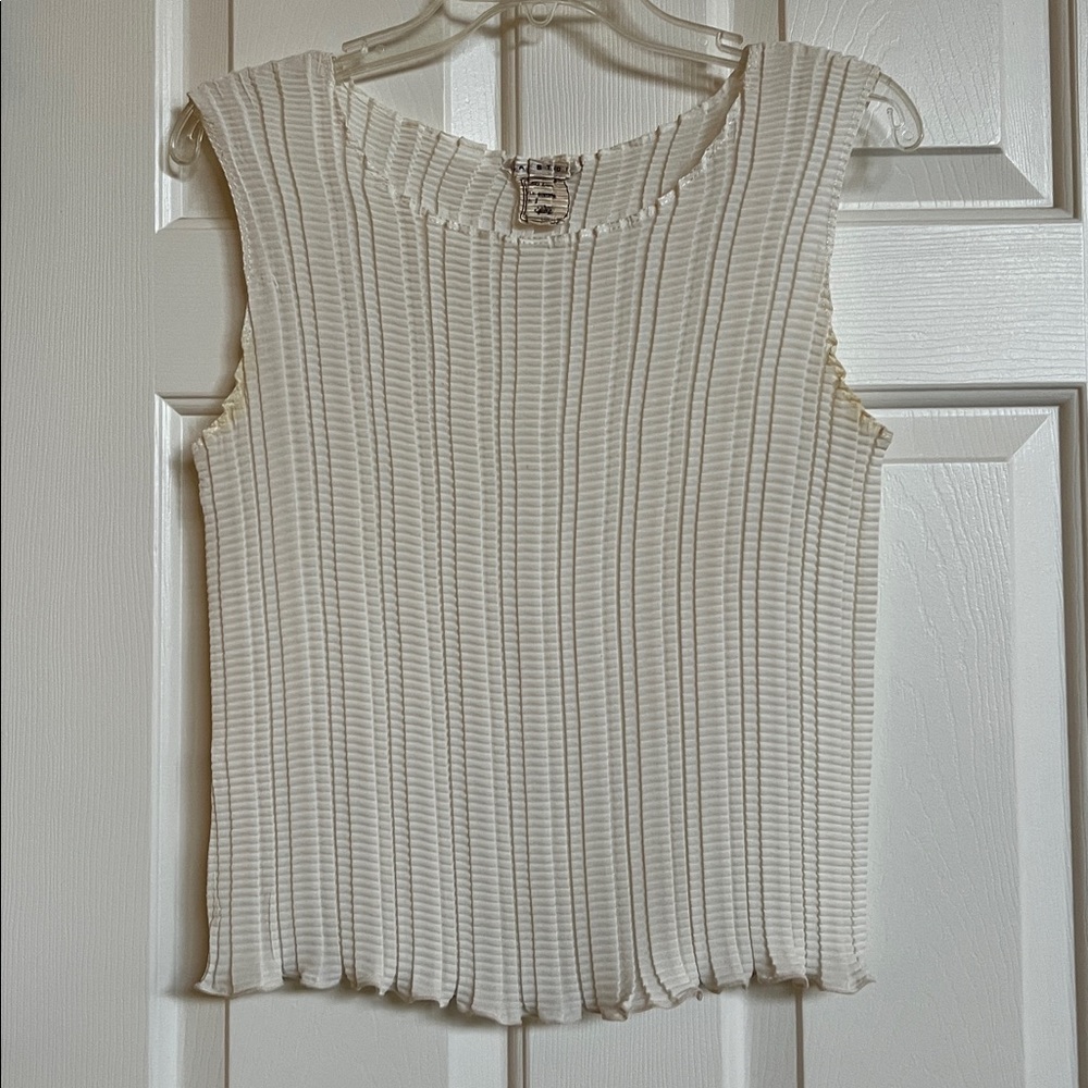 Max Studio Tops ( Nwot) Pleated Textured Fabric View 4
